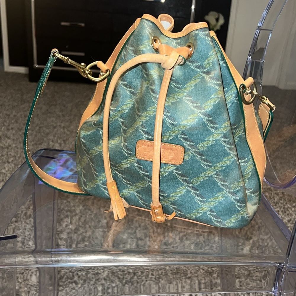 Timeless Elegance: Vintage Dooney & Bourke Bucket Purse